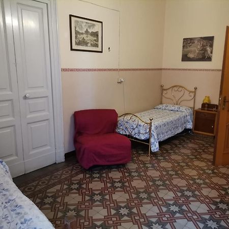 I Mici Di Emy Apartment Catania Bagian luar foto