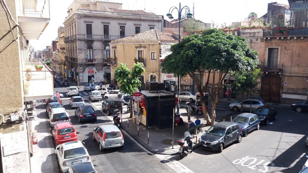 I Mici Di Emy Apartment Catania Bagian luar foto